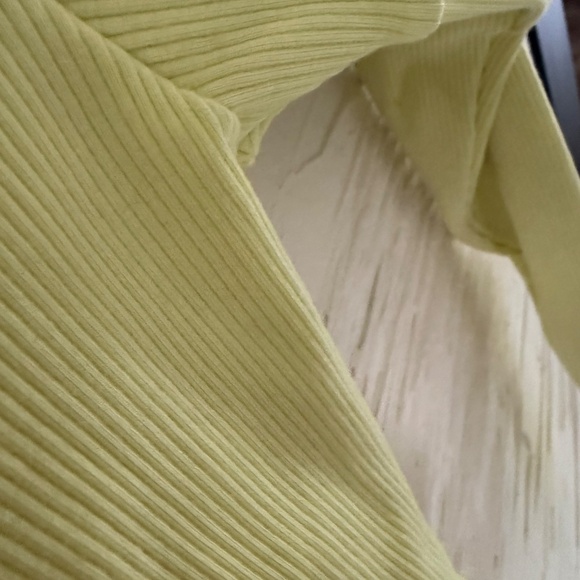 🍋 Fashion Nova Collared Snatched Top | Citron | Size L (Fits XS) | Compression - Picture 9 of 9